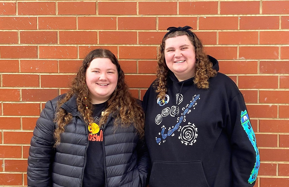 Josie_and_Emily_headspace_artists_blog