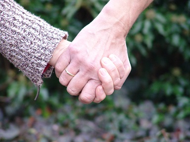 holding_hands_web